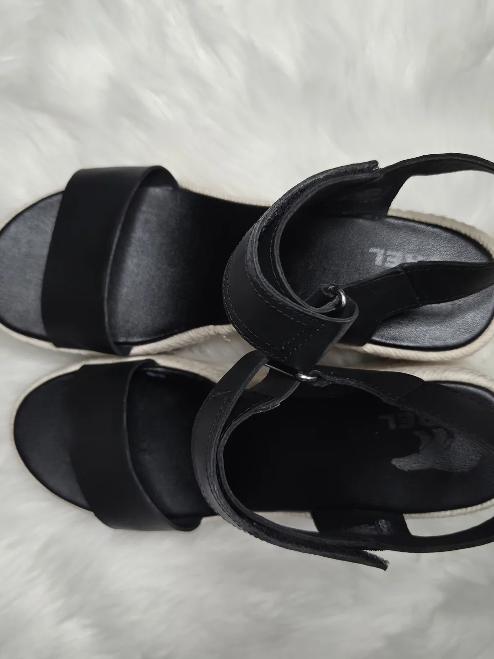 Sorel easily straps